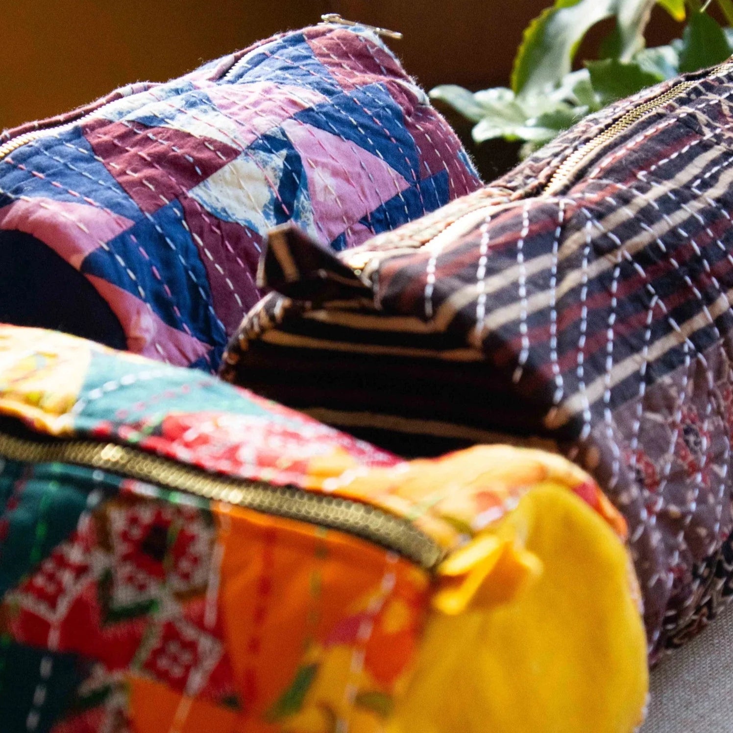 Pochette de voyage Kantha faite à la main recyclée